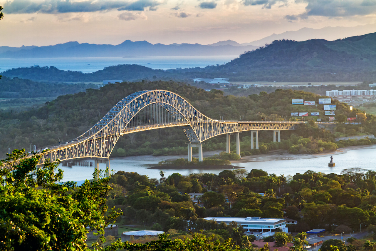 パナマ運河のアメリカ橋