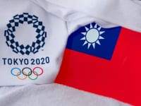 台湾の旗と東京オリンピックのマーク