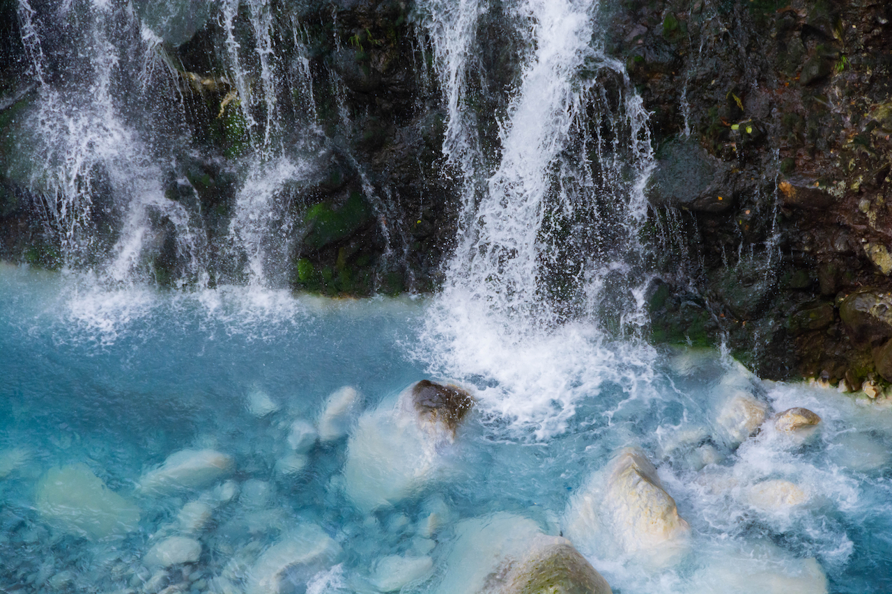 【涼を呼ぶ夏の絶景】北海道の美しい滝５選