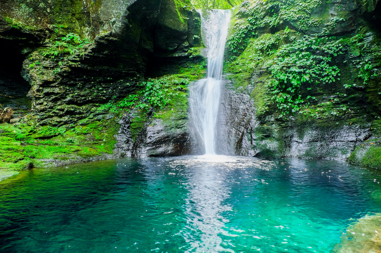 【涼を呼ぶ夏の絶景】北関東地域の美しい滝５選