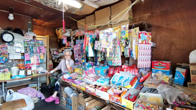いながきの駄菓子屋探訪61北海道函館市「いっせ」閉店をやめて営業を