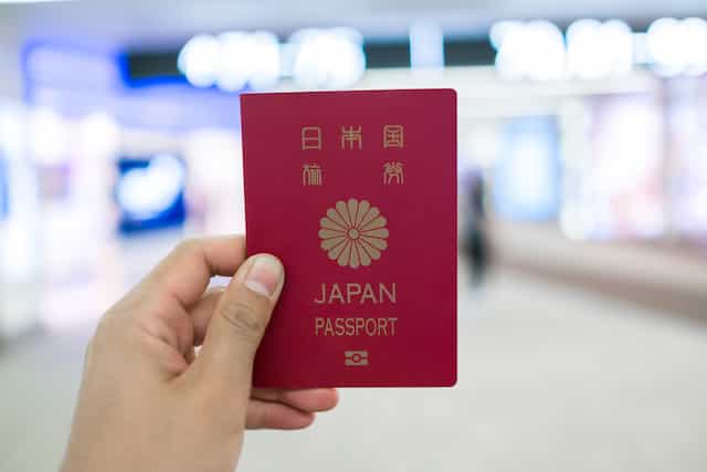 日本のパスポートを持つ