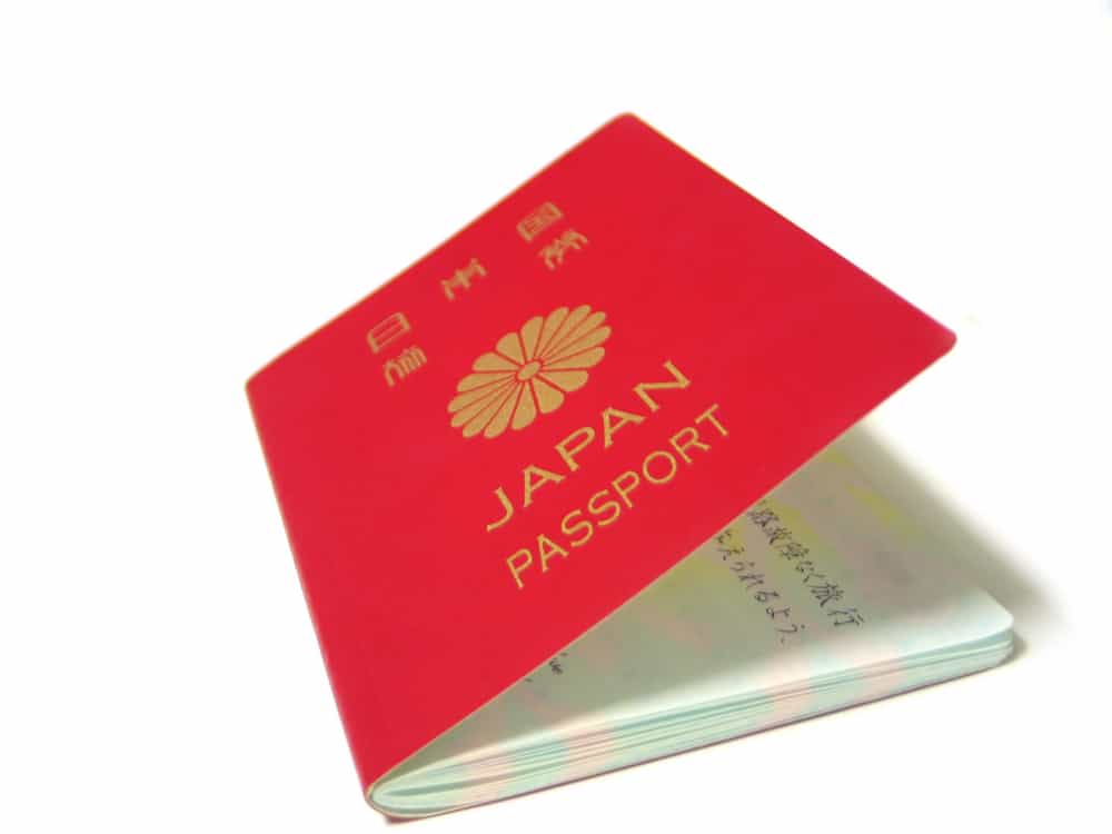 日本の赤いパスポートのイメージ