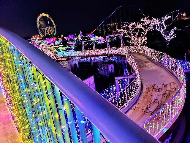 東京都稲城市・「よみうりランド」ジュエルミネーション　希望の輝き！～多様な光のシンフォニー～（2021年10月21日～2022年4月3日）虹の橋と光の道