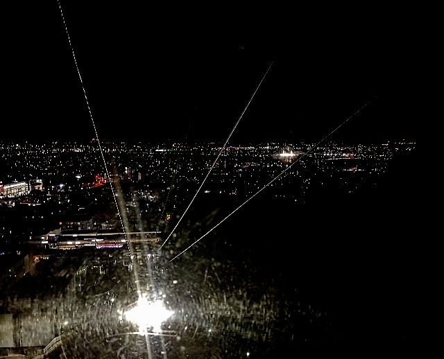 東京都稲城市・「よみうりランド」ゴンドラからの夜景