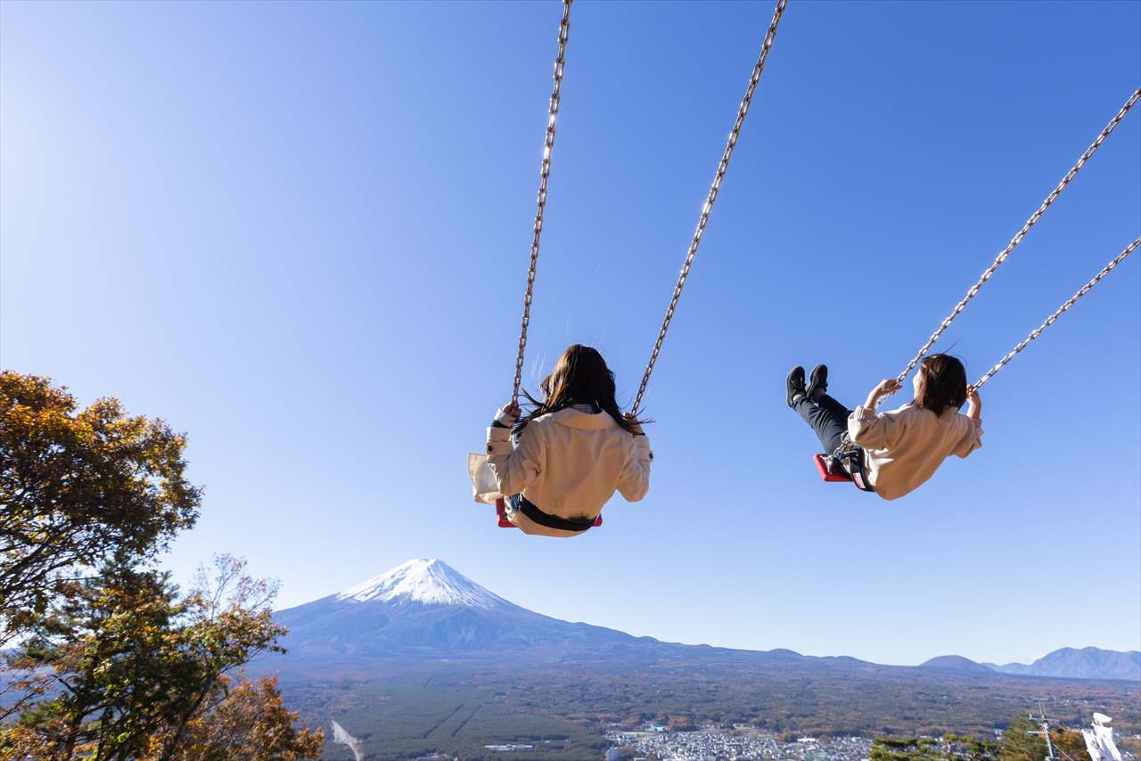 人気ロープウェイに「カチカチ山絶景ブランコ」誕生！3.5mで富士山ビュー独占