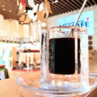 東京都渋谷区「ネスカフェ こたつカフェ」氷グラスのコーヒーアップ