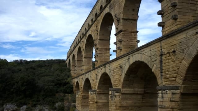 立体絵画の「ローマ帝国の水道橋遺跡」 世界遺産】ポン・デュ・ガールとは？古代ローマの水道橋をご紹介