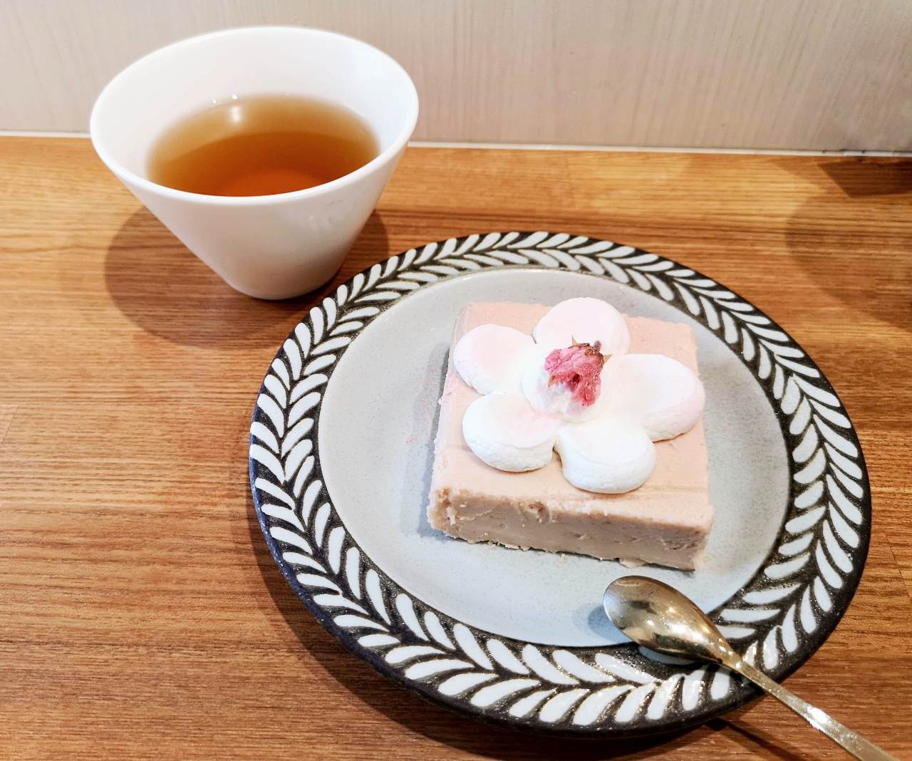 東京都目黒区・桜スイーツ専門店「ナナシノ桜菓子店」さくらチーズケーキ