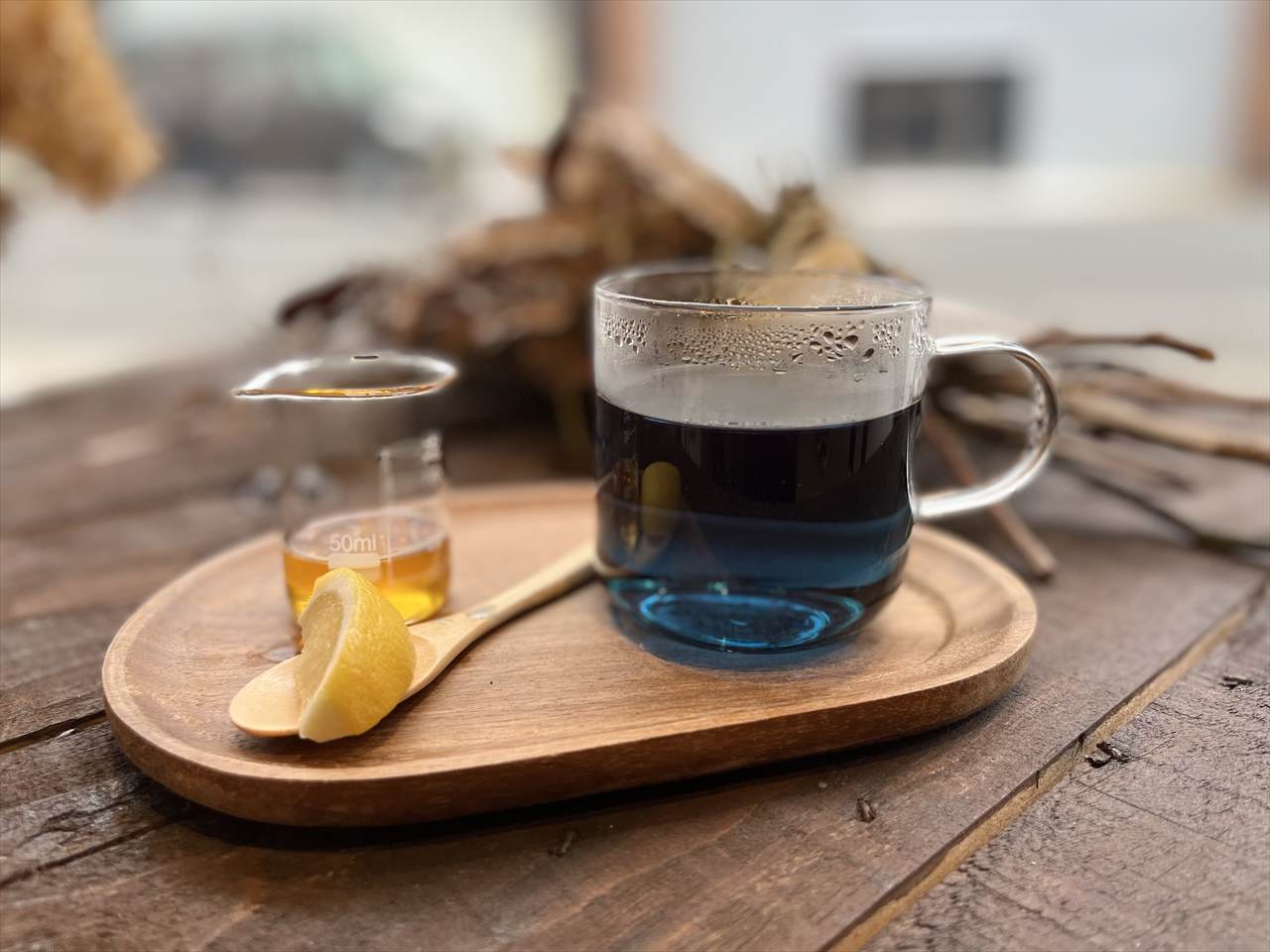 CAFE and BAR NuuN　藍茶
