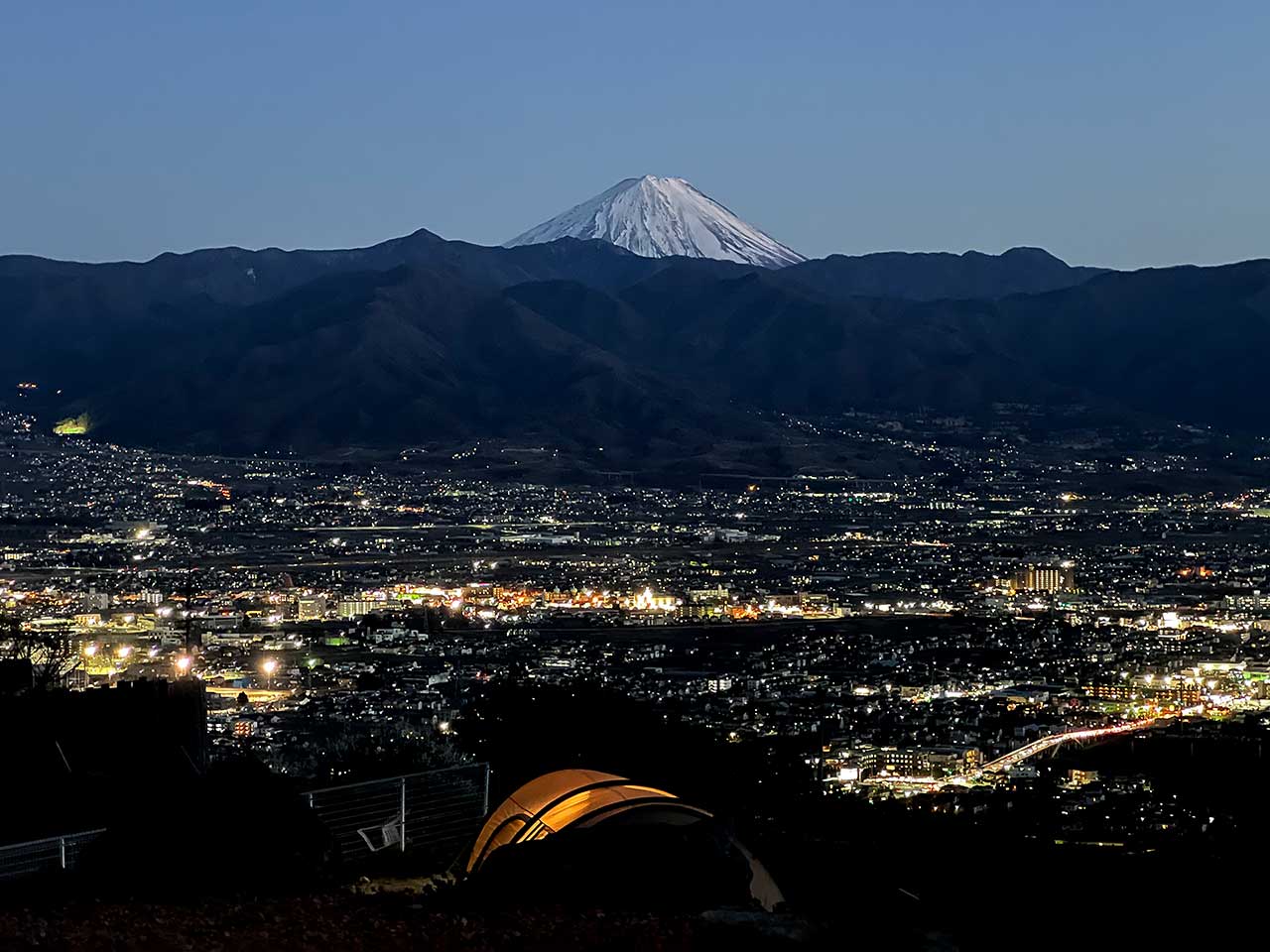 スリーストーン徹底レポ！富士山と夜景に恋するキャンプ場【年間30泊超のマニアが直伝】