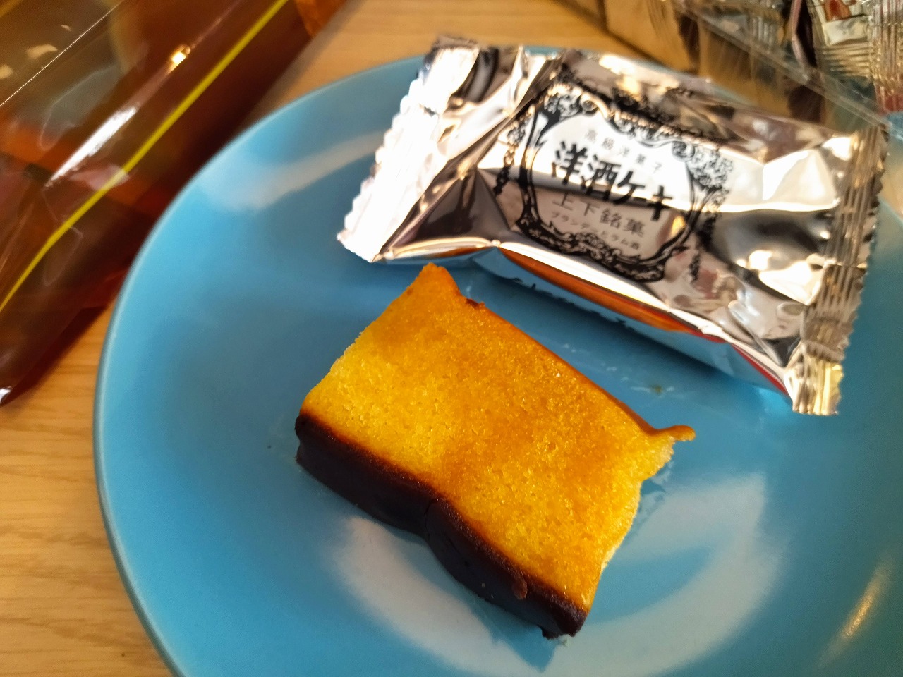 広島県アンテナショップ洋酒ケーキ3
