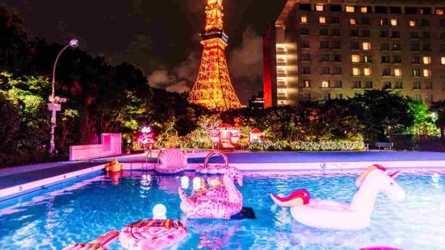 東京ナイトプール22 最新版 東京近郊のナイトプール12選 ホテル 遊園地 限定コラボも Tabizine 人生に旅心を
