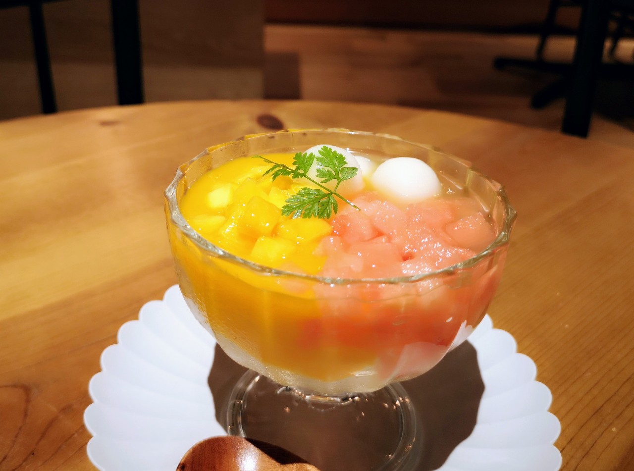 東京都中央区・「RIBAYON ATTACK」の「西瓜とマンゴーの冰粉（ビンフェン）」