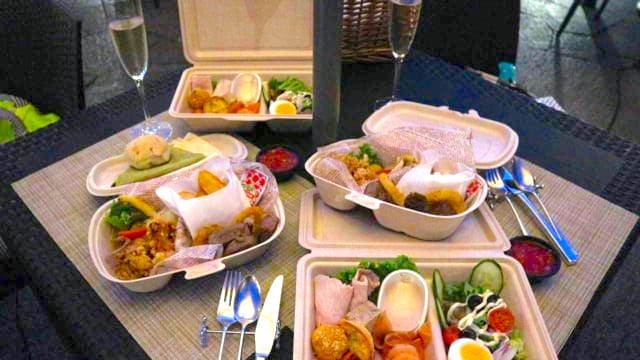 椿山荘 東京雲海ビアテラス ビアガーデン 食事券 大人の夜のピクニック