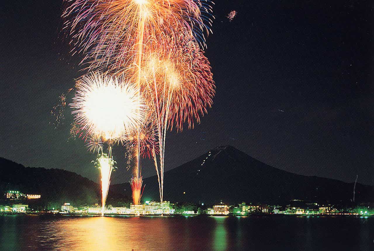 富士河口湖町の花火大会