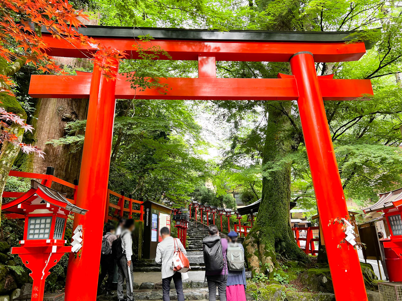 風を感じられる「貴船神社」