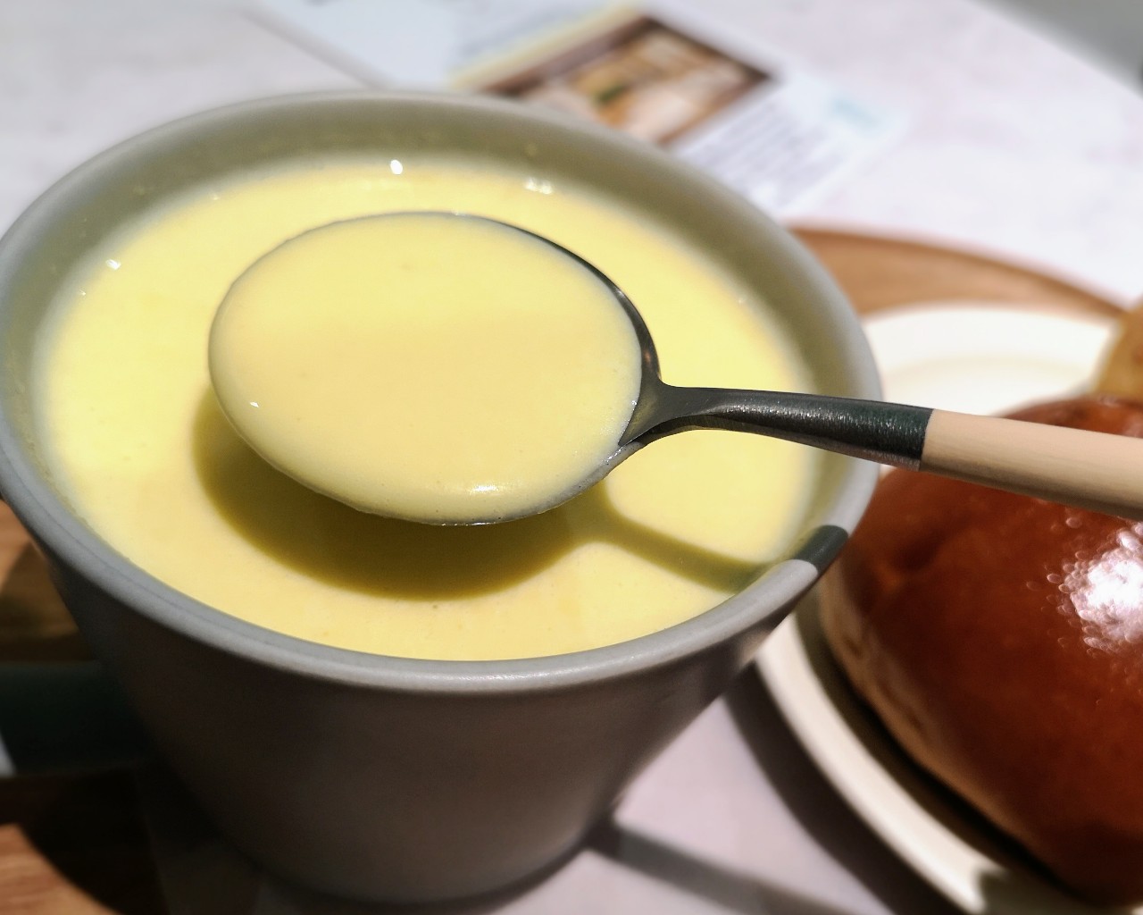 神奈川県横浜市・「SOiSPACE みなとみらい」季節のスープ（トウモロコシ）
