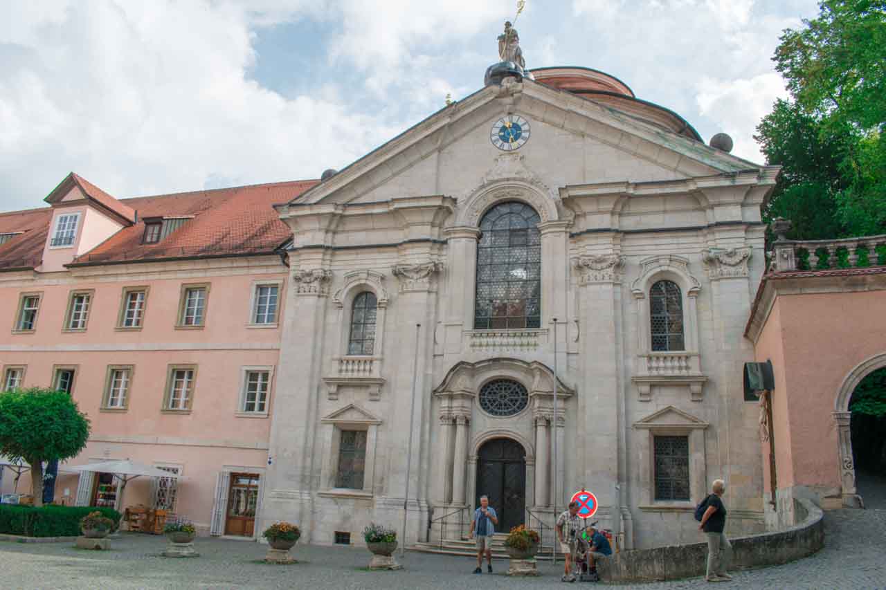 修道院の教会