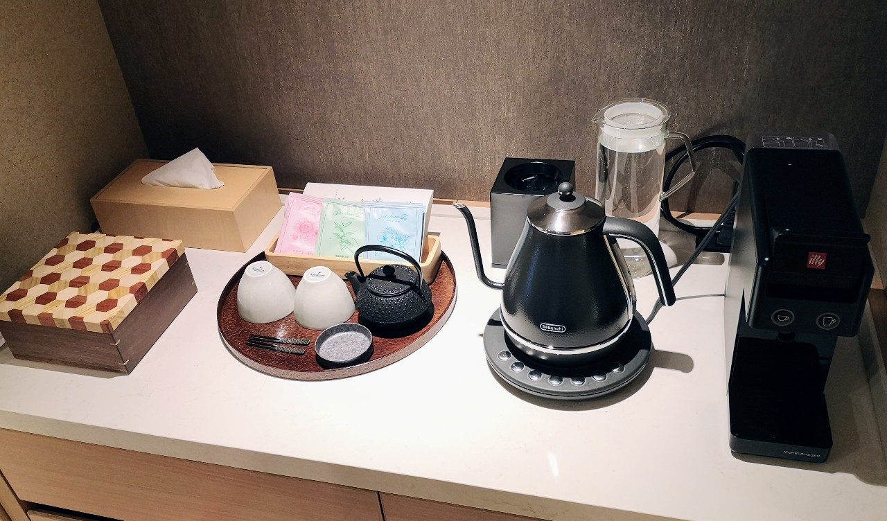 神奈川県足柄下郡・ホテル「はつはな」客室お茶・お茶菓子セット