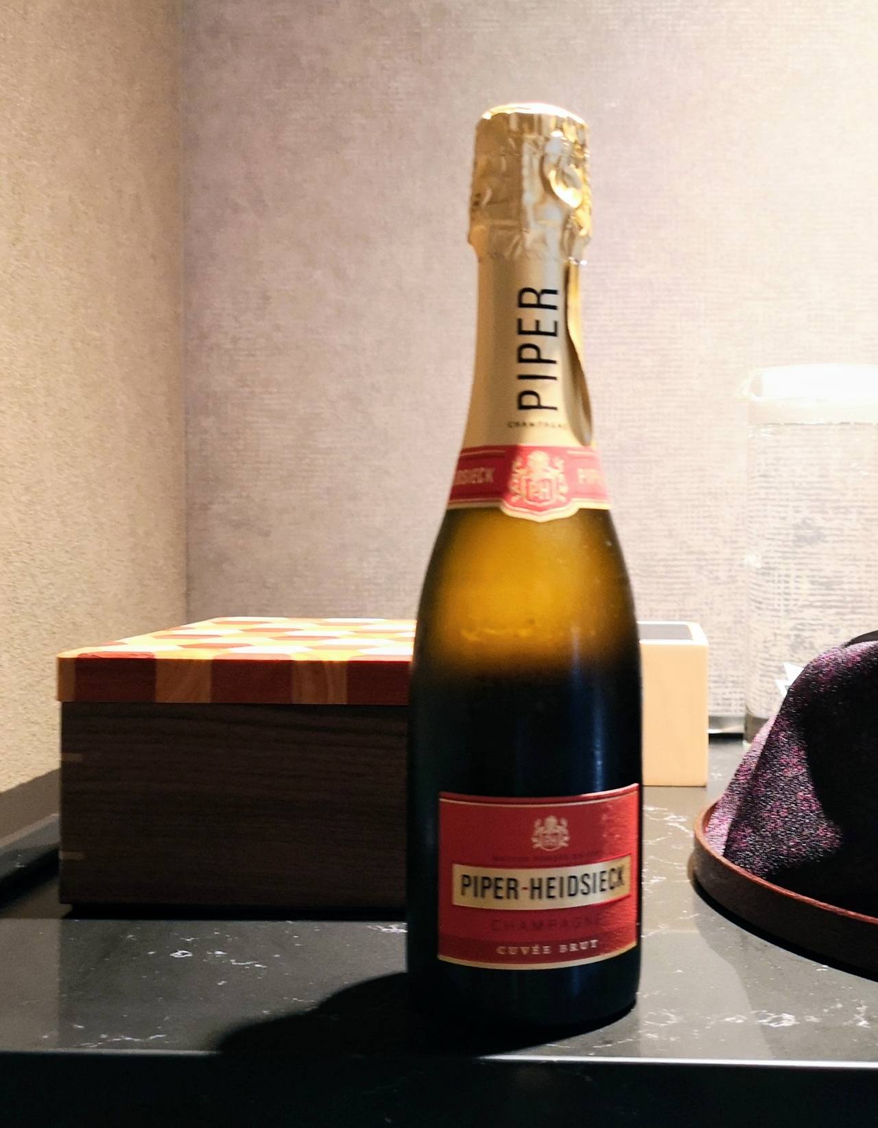 神奈川県足柄下郡・ホテル「はつはな」客室「宇（SORA）ラグジュアリータイプ 」限定シャンパン