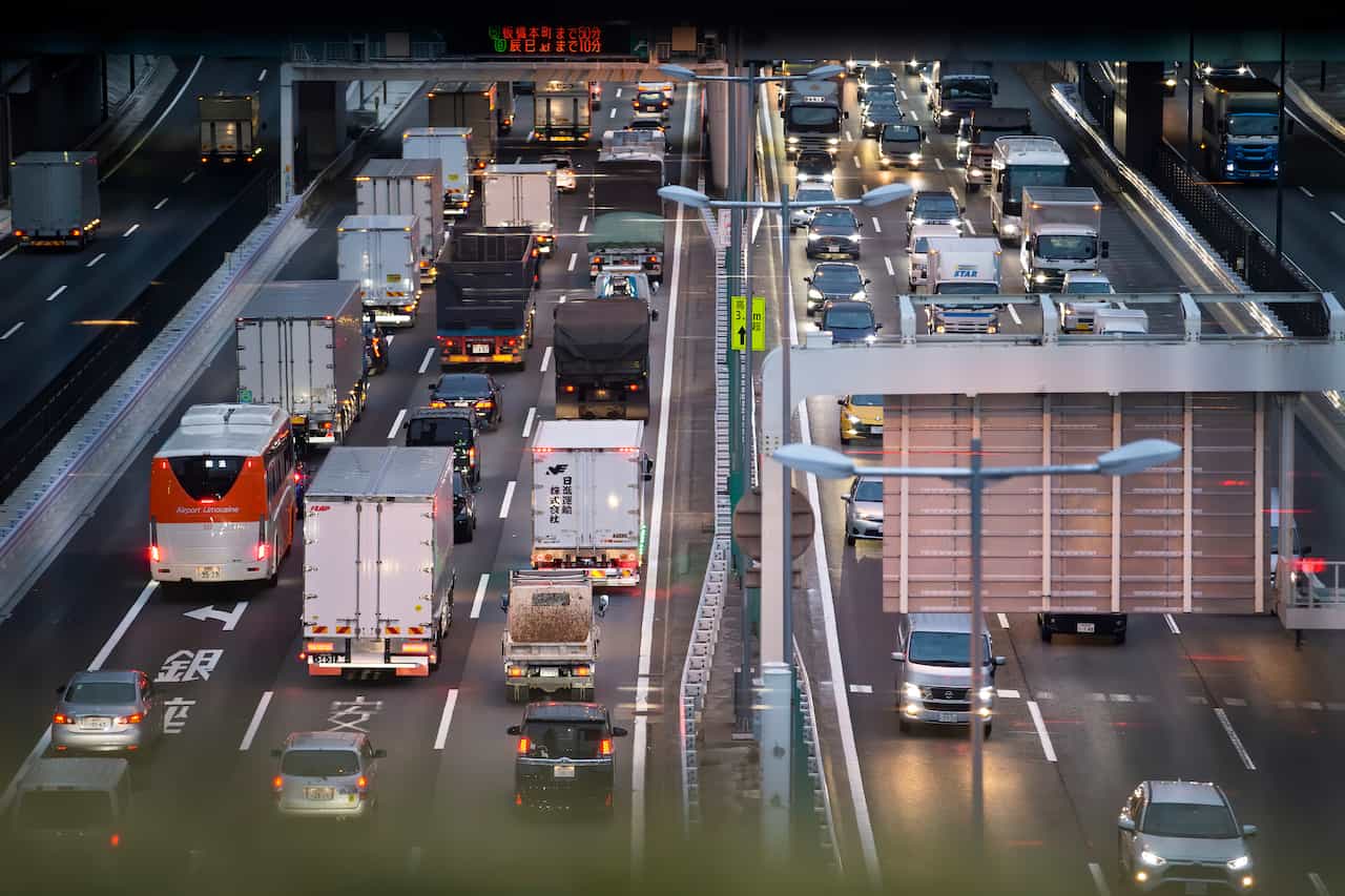 高速道路の渋滞のイメージ