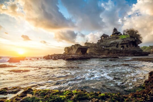【世界三大夕日】インドネシアのバリ・フィリピンのマニラ湾・もう1つは日本? | TABIZINE~人生に旅心を~