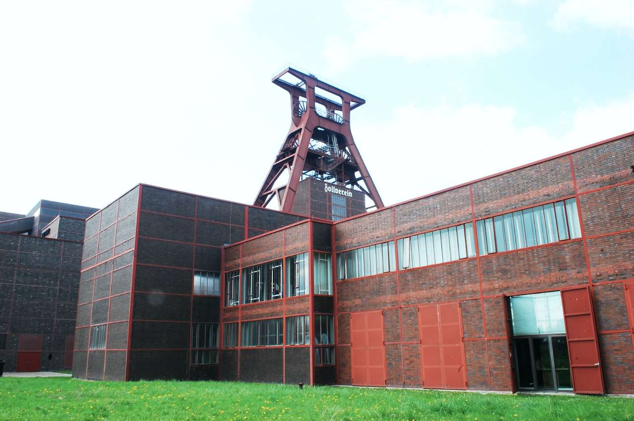 【ドイツ】“世界一美しい”と称される炭鉱がある街「エッセン」とサッカーの名所巡り