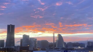 横浜港大さん橋国際客船ターミナル屋上広場　みなとみらい側　夕焼け