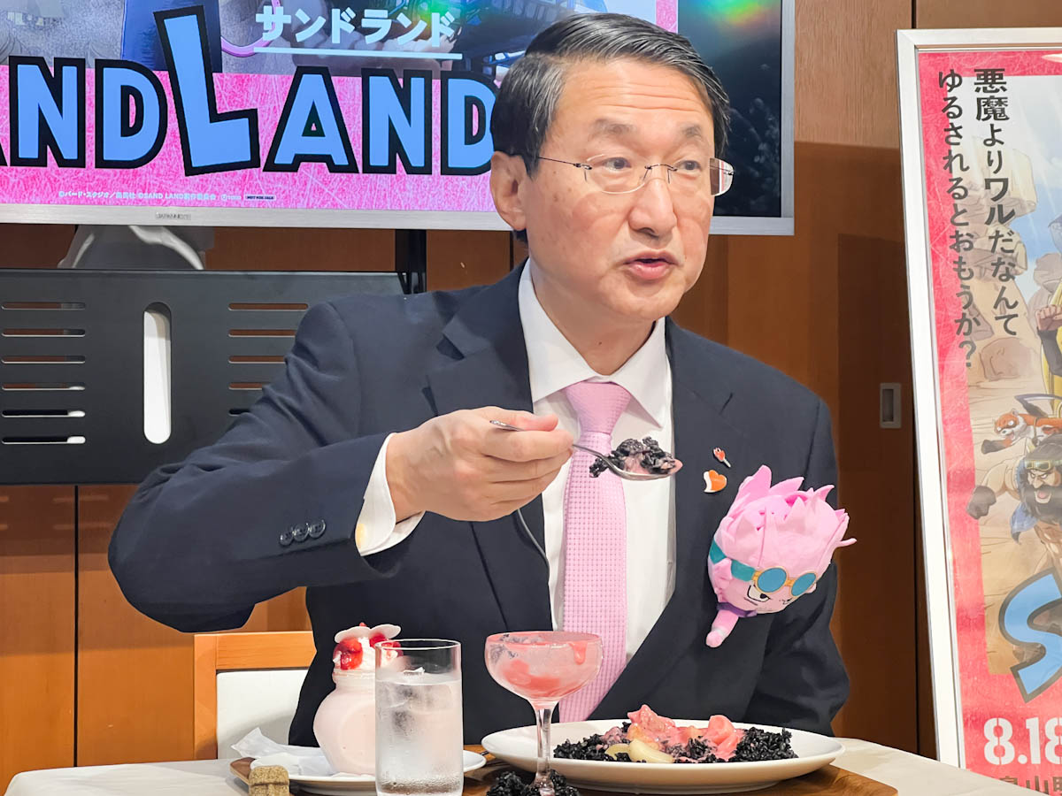 イベントでは平井県知事もメニューを試食