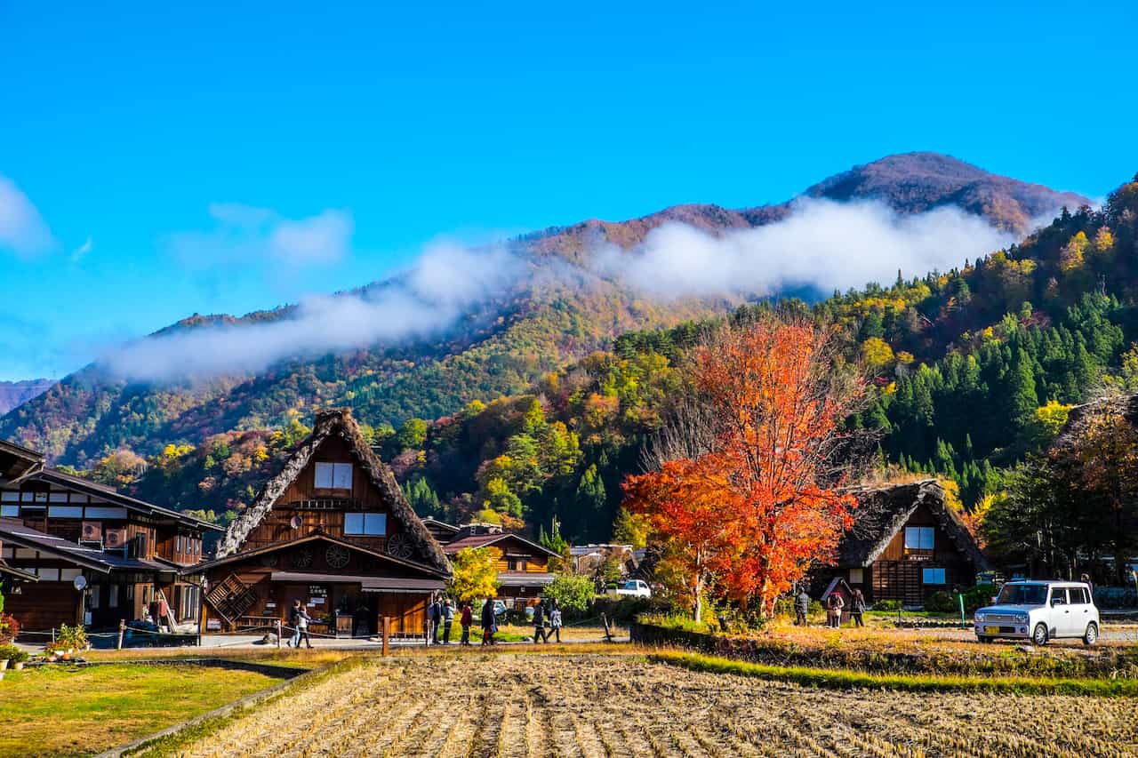 岐阜県白川郷の秋の風景