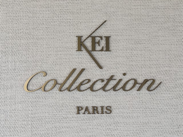 KEI Collection PARIS　看板