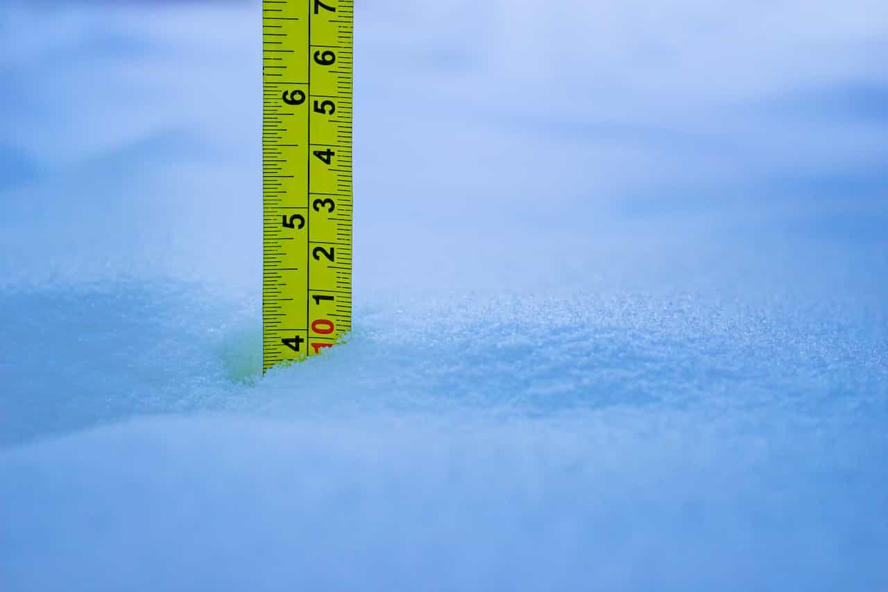 雪の深さを測る