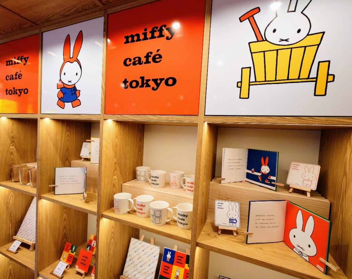 東京都渋谷区・「miffy café tokyo」グッズディスプレイ
