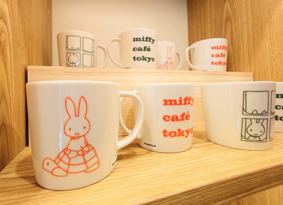 東京都渋谷区・「miffy café tokyo」カフェオリジナルグッズ（マグカップ）
