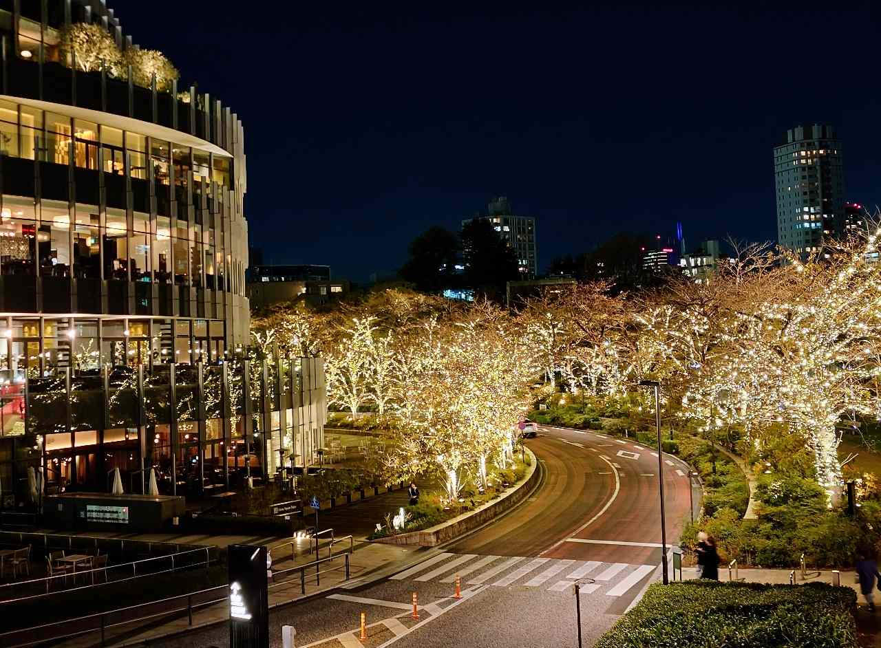 東京都港区・東京ミッドタウン「MIDTOWN CHRISTMAS 2023」（光の散歩道）