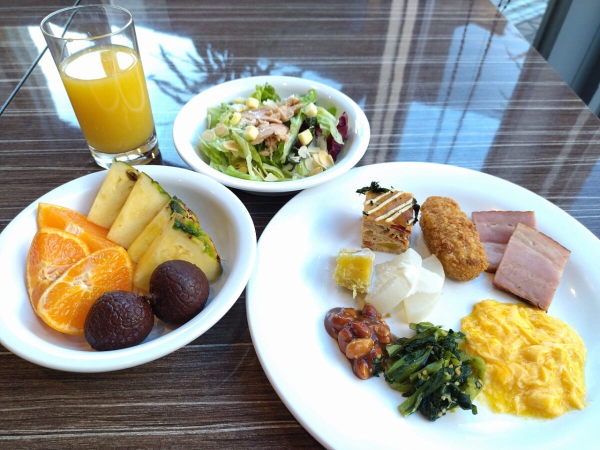 アパホテル＆リゾート〈東京ベイ幕張〉朝食2
