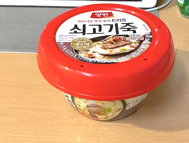 韓国　大学構内のコンビニで買ったお粥