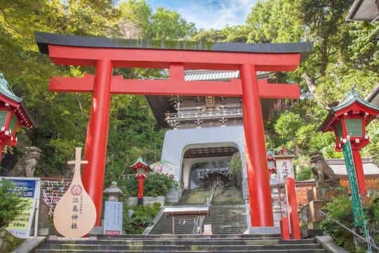 【龍にまつわる神社仏閣8選】2024年辰年にこそお参りしたい!龍神伝説・龍神水・龍穴などのパワースポット | TABIZINE~人生に旅心を~