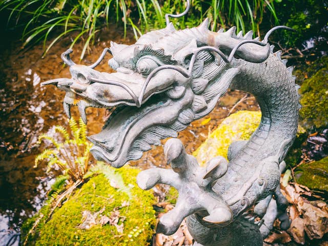 京都府「貴船神社」龍の彫刻