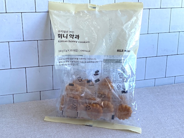 韓国　無印良品　ミニ薬菓（ヤッカ）　お土産　パッケージ