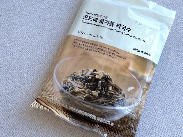 韓国　無印良品　お土産　コンドゥレエゴマ油マッククス 蕎麦冷麺 Buckwheat Noodles with Korean herb Perrilla oil
