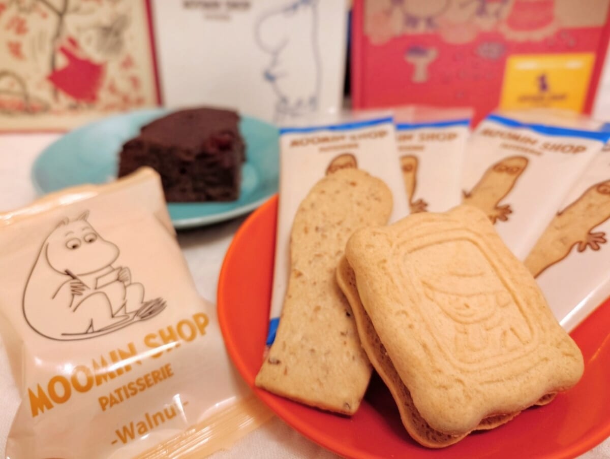 「MOOMIN SHOP PATISSERIE」（東京都千代田区・大丸東京店）、クリームサンドクッキー・メープルナッツクッキー・クランベリーのショコラケーキ