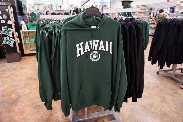 ハワイ大学オリジナルの服