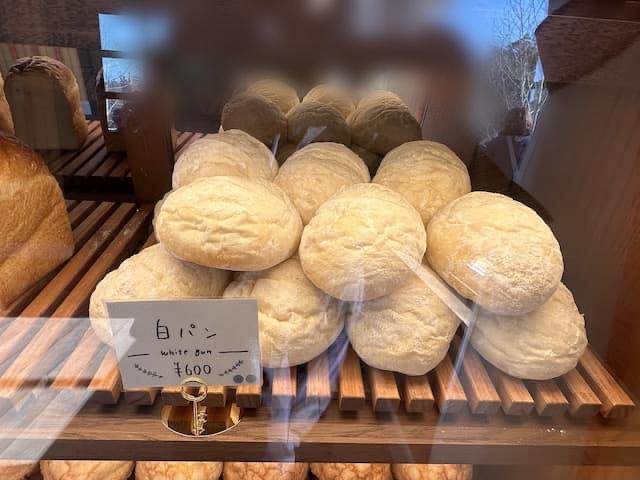 白パン　600円