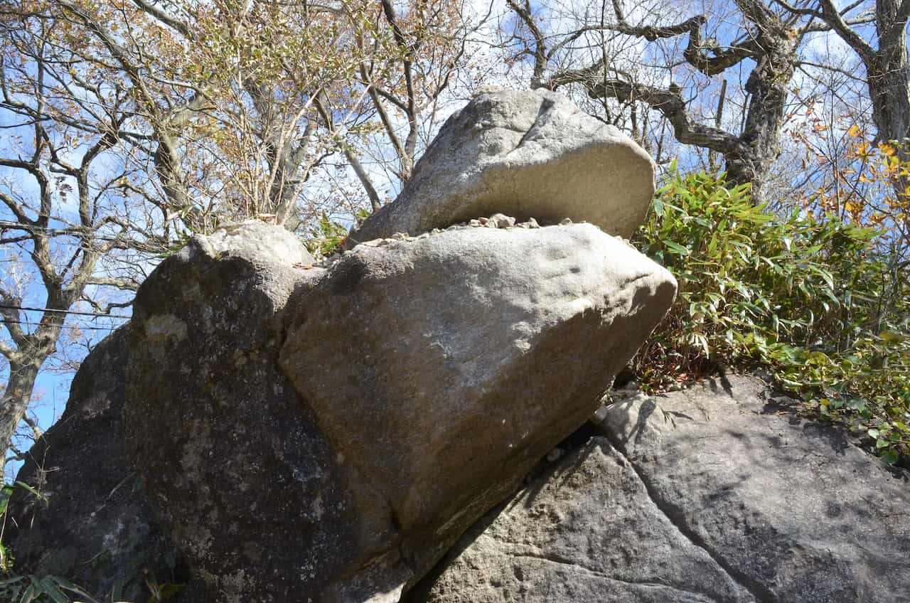 筑波山神社のガマ石