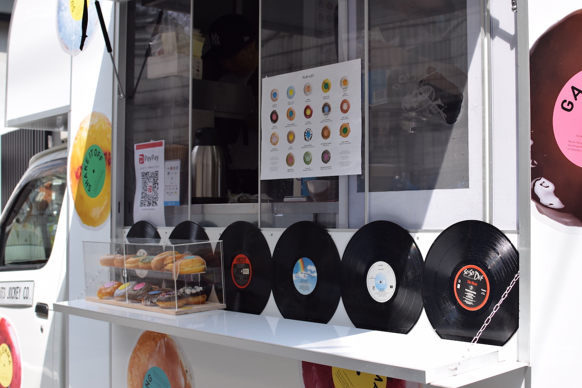 Donuts Jockey 「レコードショップのようなドーナツ専門店」渋谷　初台　フードトラック