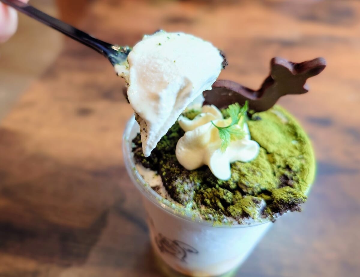 奈良県奈良市・「グッドナイトアイス 奈良」奈良限定・抹茶とクッキークリームのアイス3