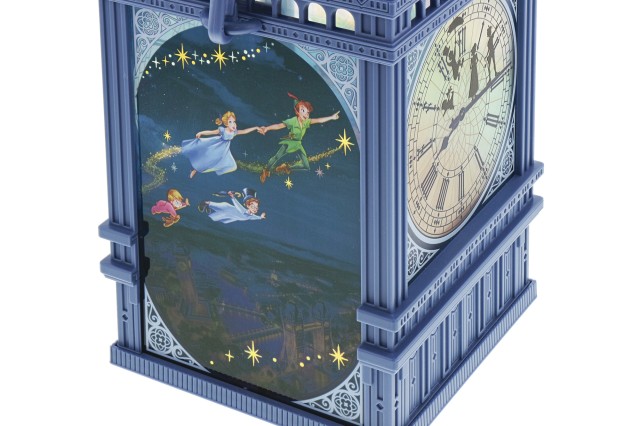 ディズニー映画『ピーター・パン』に登場する、夜の時計台をモチーフとしたポップコーンバケット3