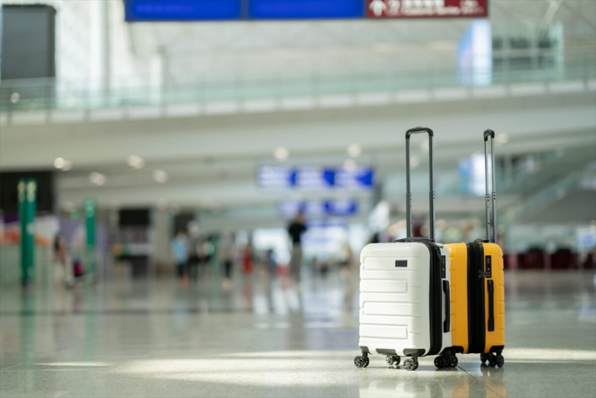 【旅の裏技】スーツケースを持たずに帰れる！JAL・ANA国内線の荷物配送サービスが超便利